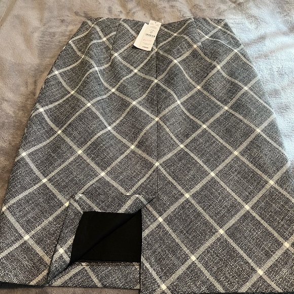 Gray Pencil Skirt with Geometric Design Knee-length - Picture 3 of 5